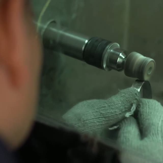 Setting a stone under the microscope
